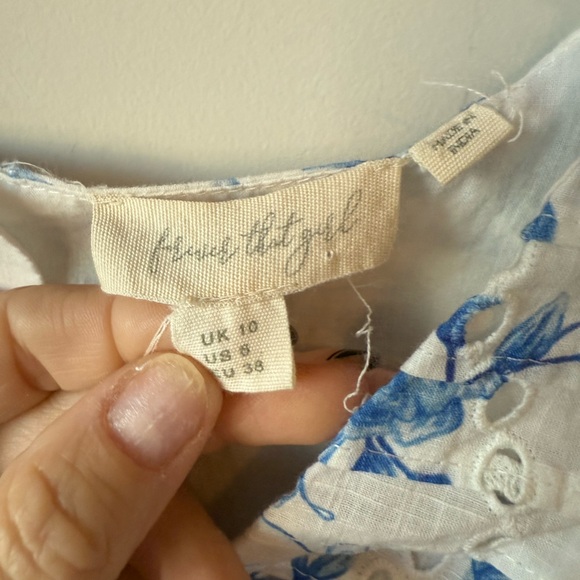 Elegant Blue Floral Blouse by forever that girl size 6 - Picture 3 of 6